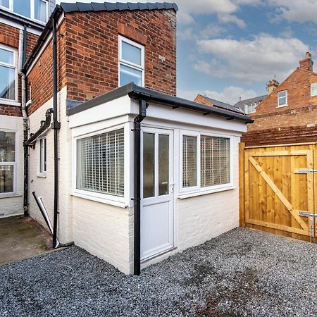 Spacious 4-Bedroom Home Near Bridlington Front Exterior photo