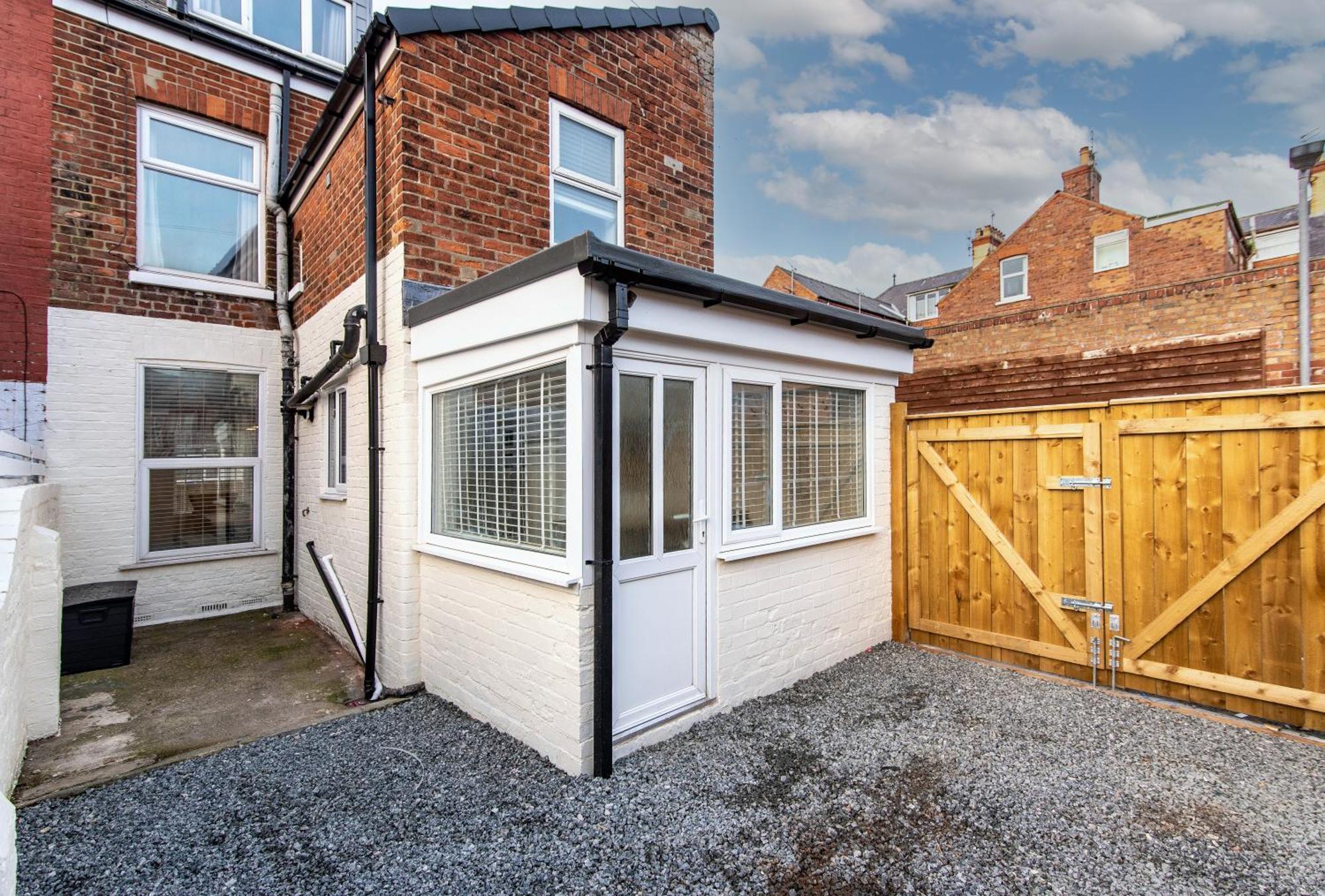 Spacious 4-Bedroom Home Near Bridlington Front Exterior photo